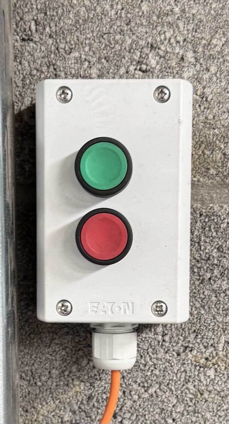 Panneau de commande opérateur — bouton vert ouverture, rouge fermeture